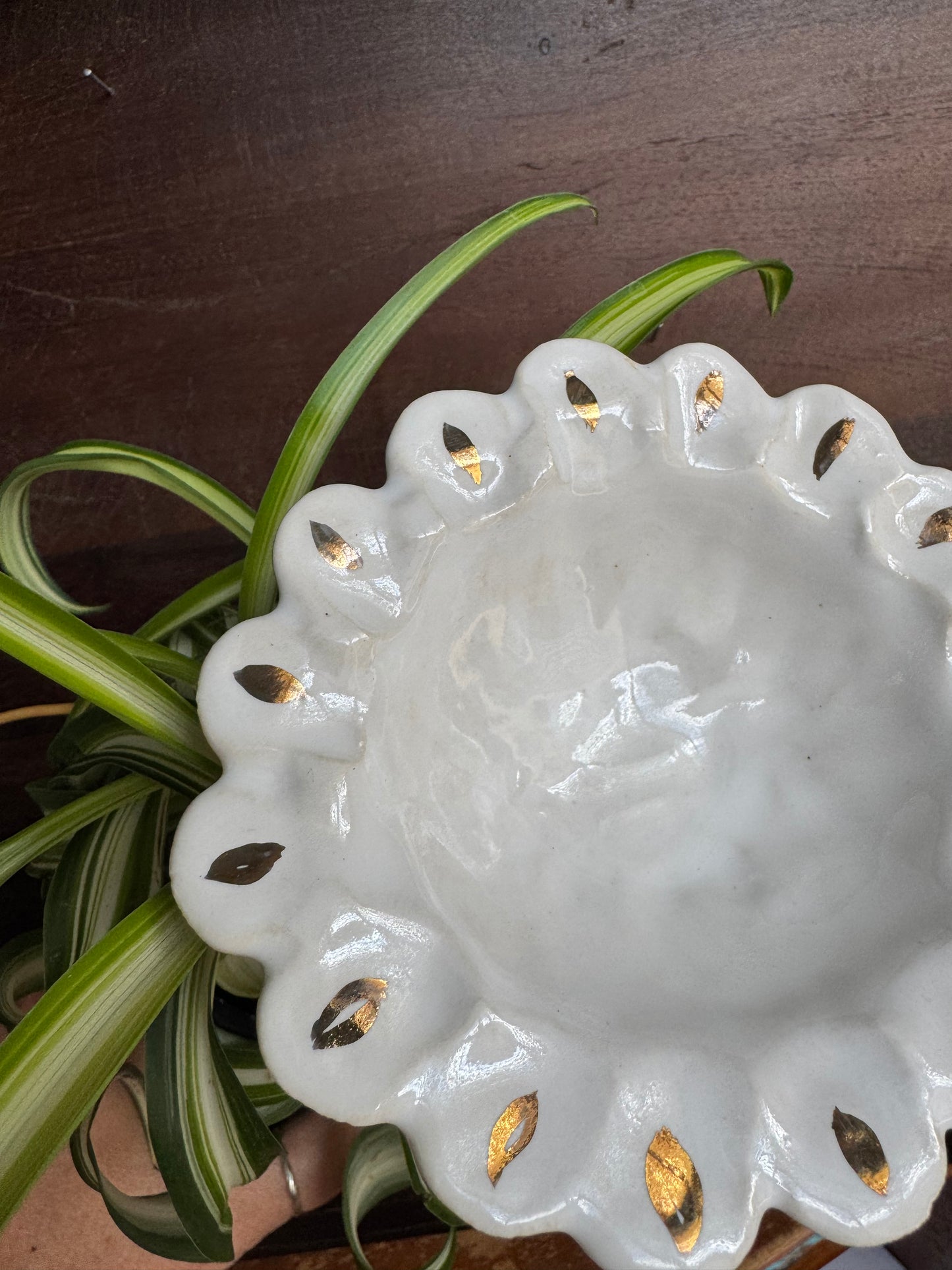 White Flower Bee Bowl 1