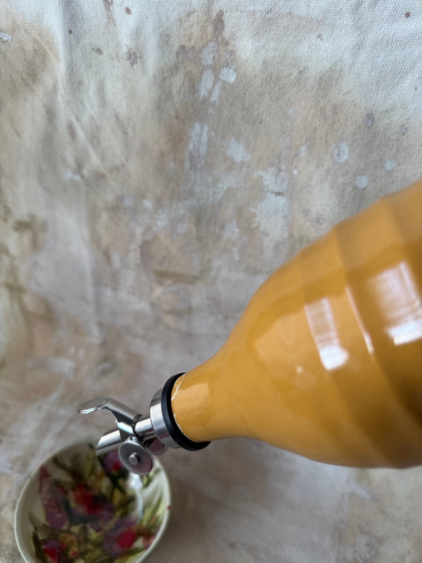 Yellow Oil Despencer