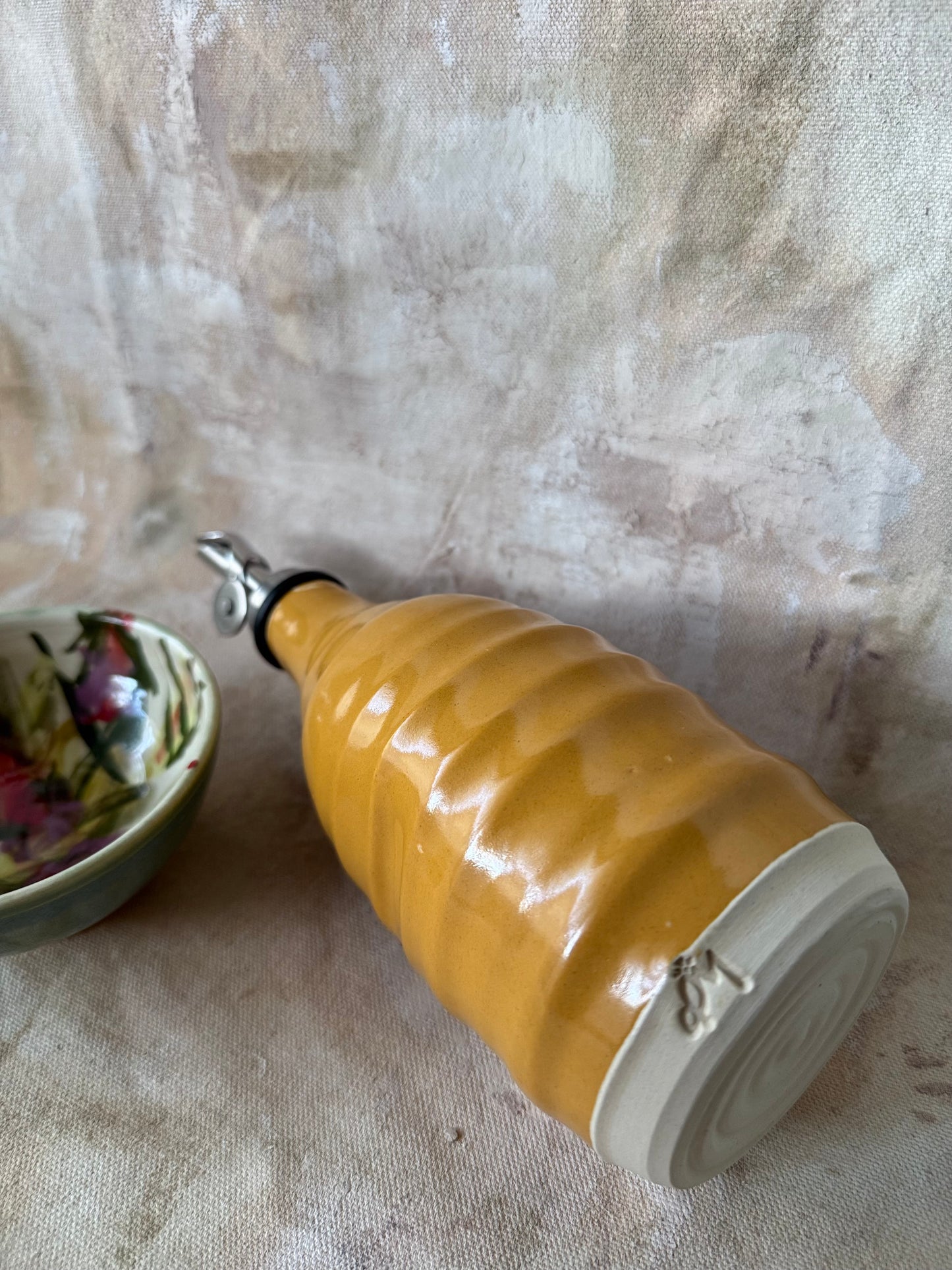 Yellow Oil Despencer